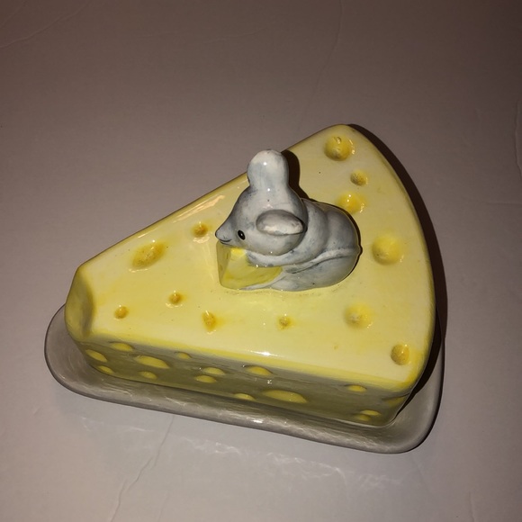 Vintage Ceramic Mouse on a Wedge of Cheese - Cracker Dish/Cheese Tray - Picture 2 of 8